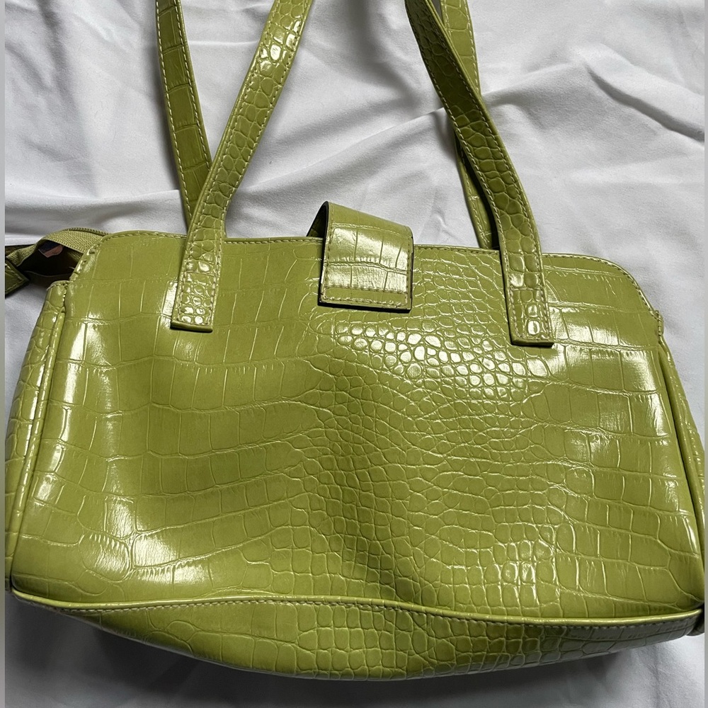 Green Purse - Picture 2 of 2